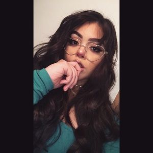 Meet your Posher, Aidee